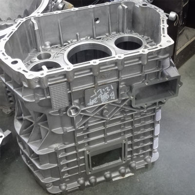 China caja de cambios de aluminio que contiene el fabricante bajo de la máquina del moldeo por inyección de punto bajo del moldeo por inyección proveedor